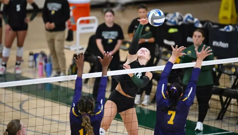 Pacers Take Down King's in Straight Sets