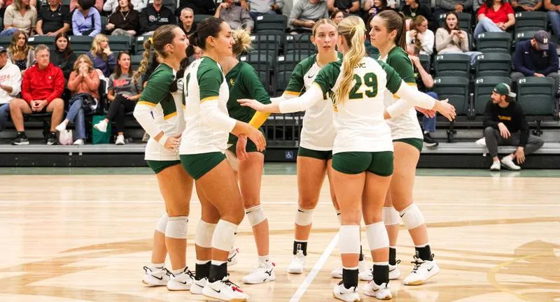 Women's volleyball falls to W&J in four sets