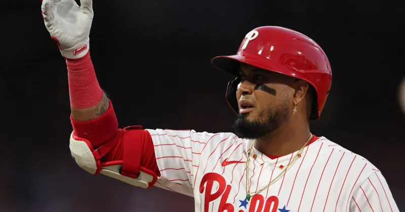 Phillies stay or go: 2B Luis Arrez