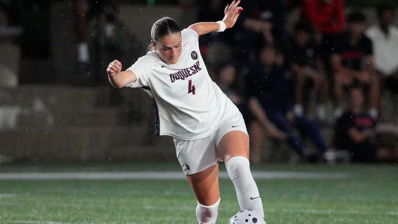 Flyers Defeat Dukes