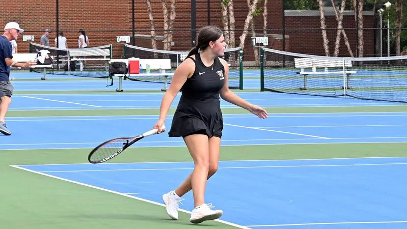 Women's tennis travels to Saint Francis