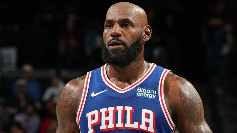 LeBron James scores 10 points in 18 minutes in 76ers debut