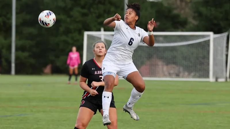 Women's Soccer Drops Match at Eastern