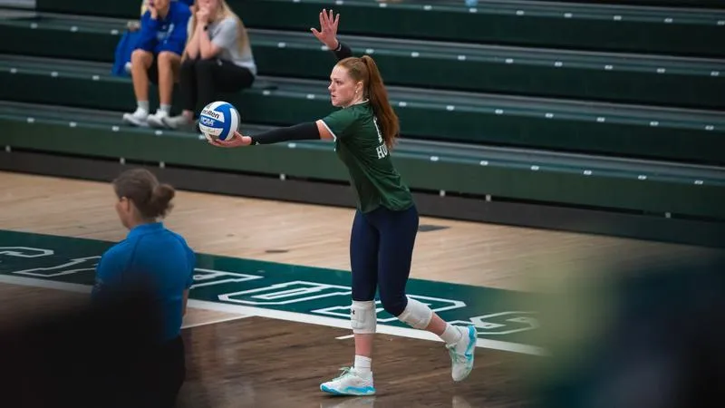 Volleyball Falls in Five-Set Battle to Stonehill