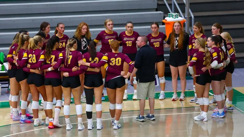 Volleyball Toppled in Five-Set Thriller Against East Stroudsburg