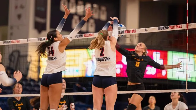 Dukes Edged by Ramblers in Five Sets