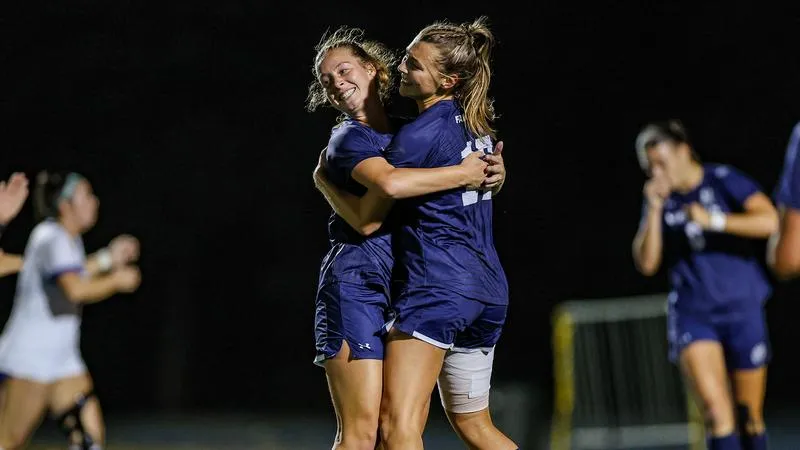Offensive Surge Leads No. 6 Women's Soccer Past Pride