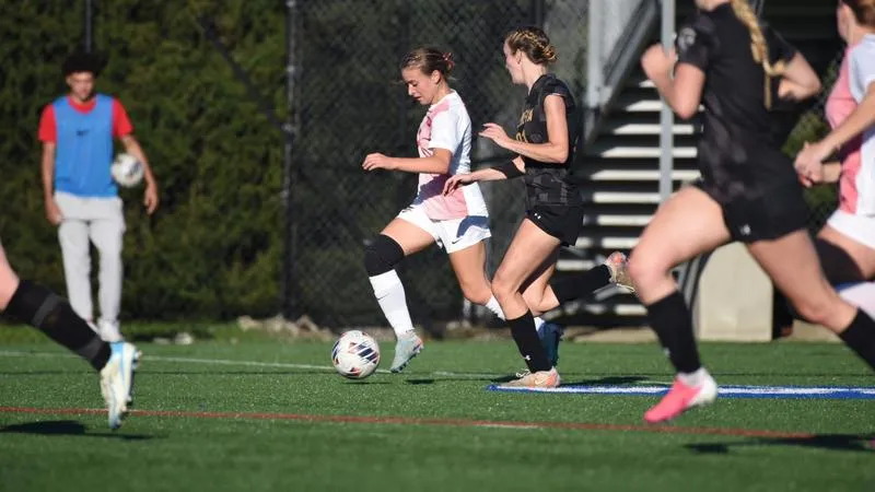 Women's Soccer: Women's Soccer Edged by Thiel