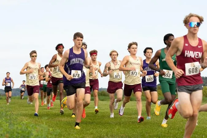 Men's cross country wins first meet of the season at Golden Ram Open