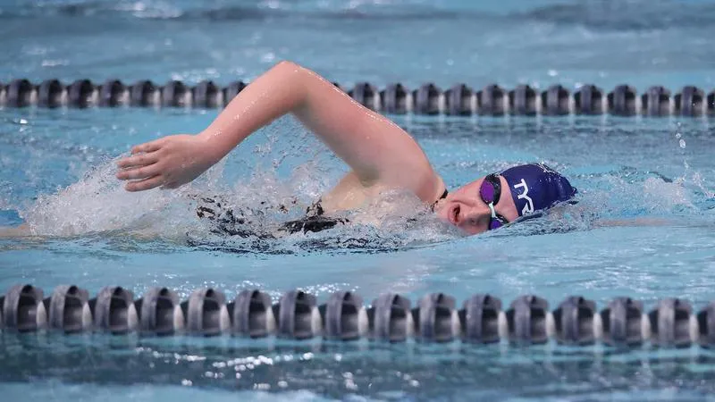 Women's Swimming Prevails in Tight Battle Against Cougars