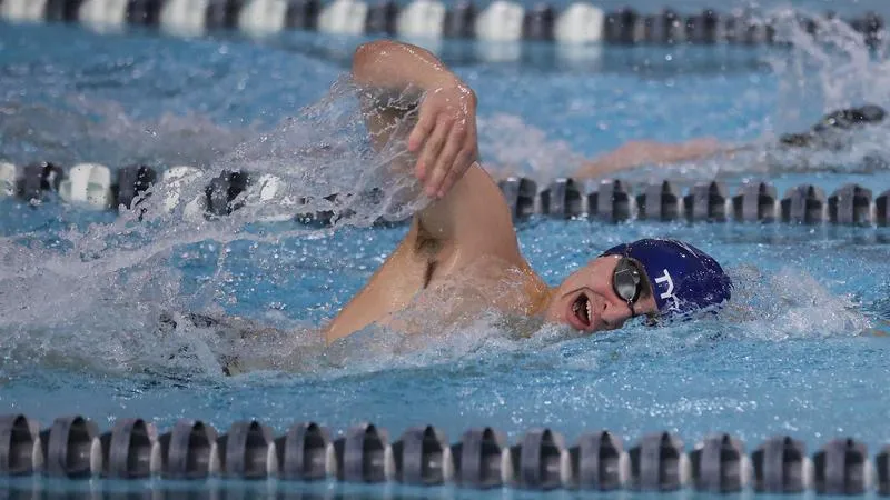 Men's Swimming Falls in Season Opener to Cougars