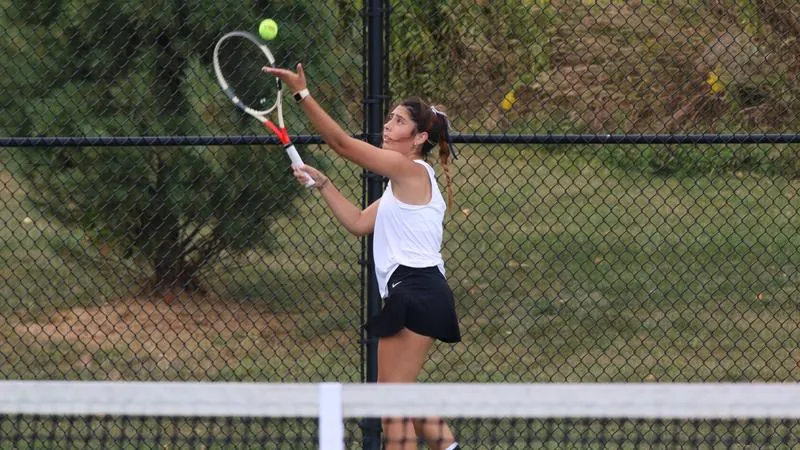 Women's Tennis Sweeps Neumann in Fall Finale