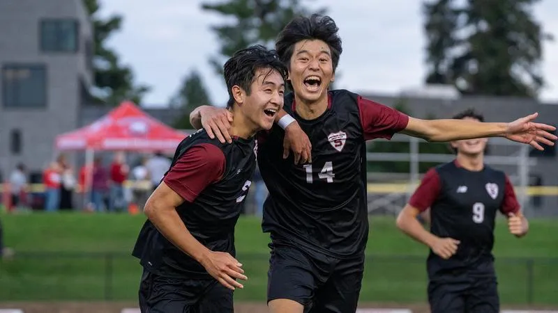 Men's Soccer Muscles Past Ursinus in Dominant Win