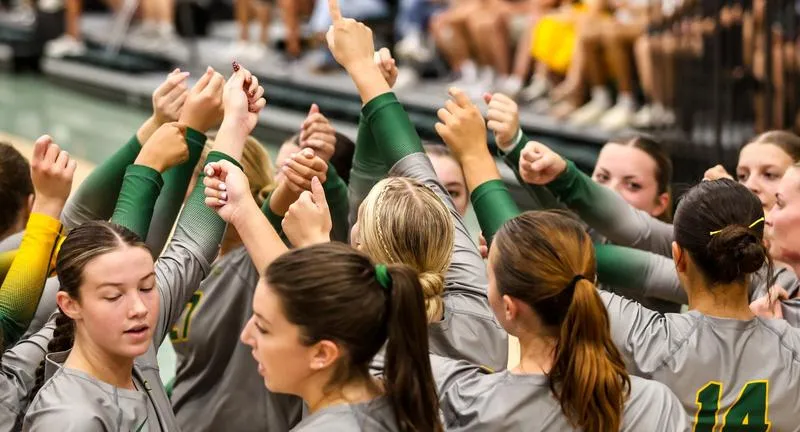 Women's volleyball drops home match against Hiram