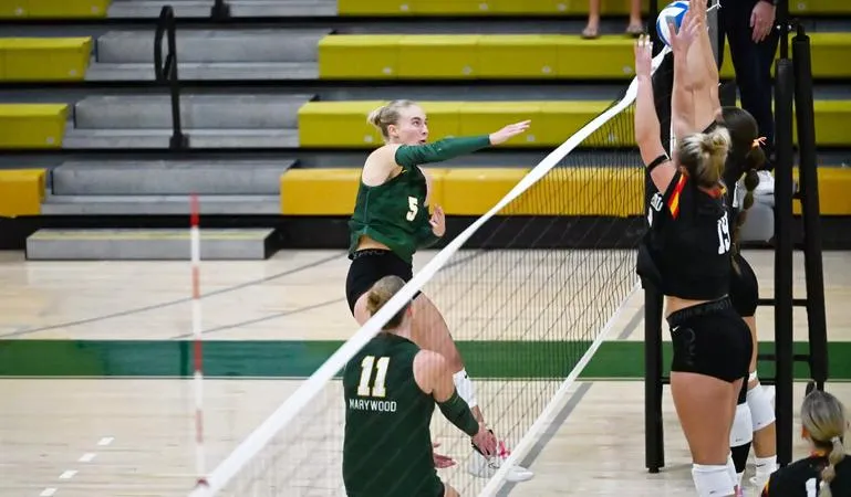 Women's Volleyball Earns Two Sweeps in Road Tri-Match