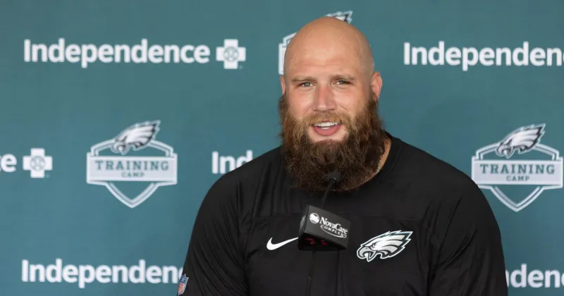Lane Johnson will remain on the Eagles' 53-man roster all season