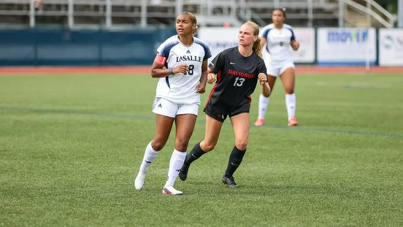 Hollenbach Named Atlantic 10 Co-Offensive Player Of The Week