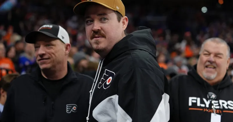 Comedians, actors call out Shane Gillis for 'sexist' remarks during 'SNL' monologue