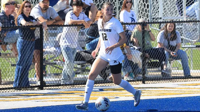 Gators Top Chatham on the Road, 2-1