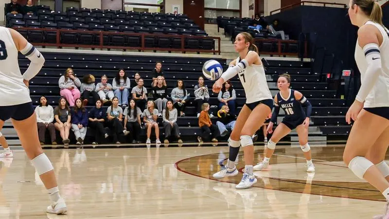 Women's Volleyball Battles Marywood Tough