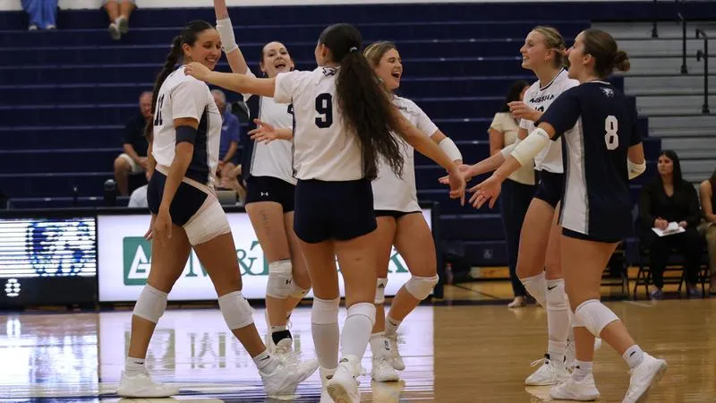 Women's Volleyball Cruises in Sweep over Blazers