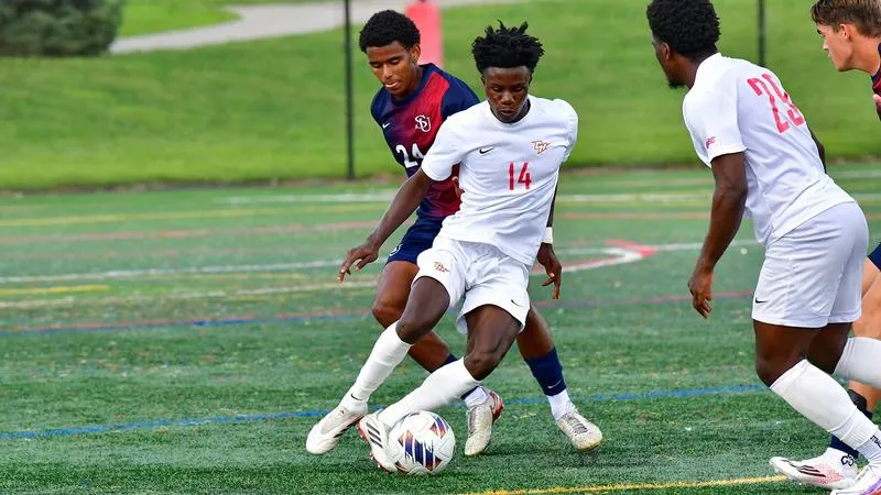 Griffins Defeat Lightning for First Conference Win of Season