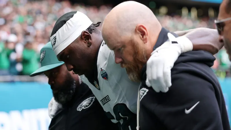 Eagles pass rusher Jalyx Hunt (leg) unlikely vs. Panthers