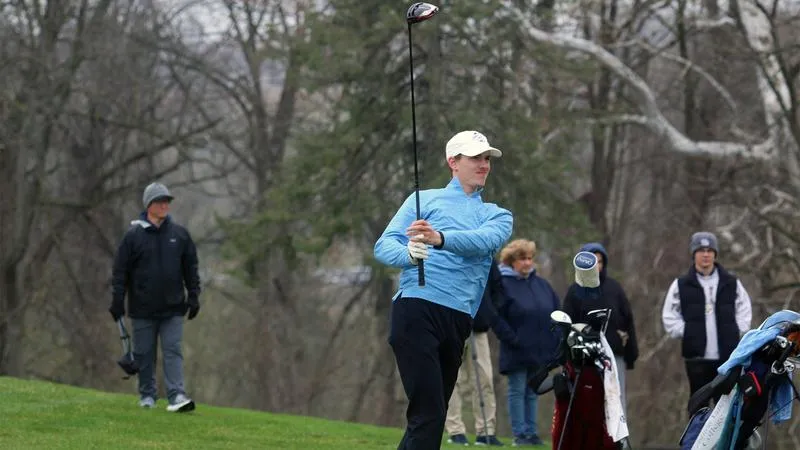 Men's Golf Battles Elizabethtown in Match Play