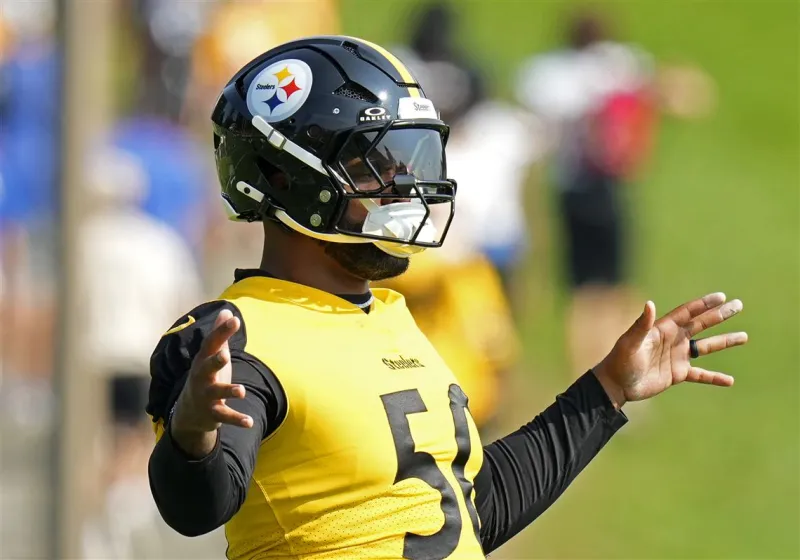 Elandon Roberts is back with the Steelers, but his role is yet to be determined