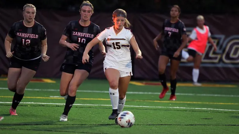 Women's Soccer Nets Four in Win Over Mansfield