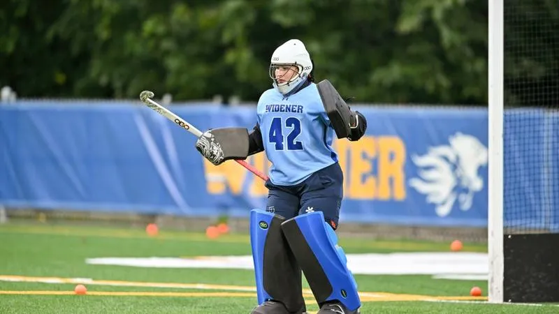 Field Hockey falls to No. 15 Rowan 3-0 Despite Korenthal's Career Night
