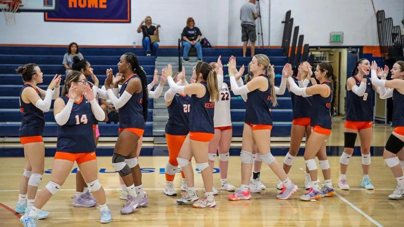 Volleyball Serves Up 13 Aces in Straight Sets Sweep of Penn College