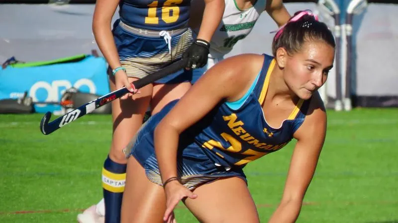 Field Hockey Falls in Shootout