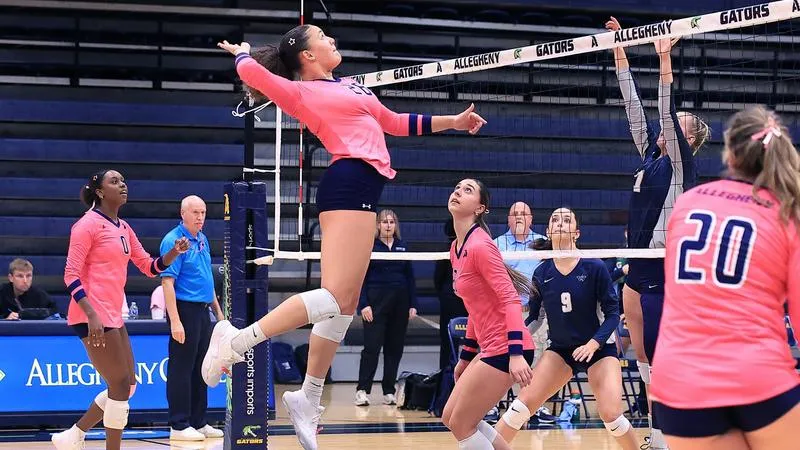 Gators Battle Past Titans in Five Sets