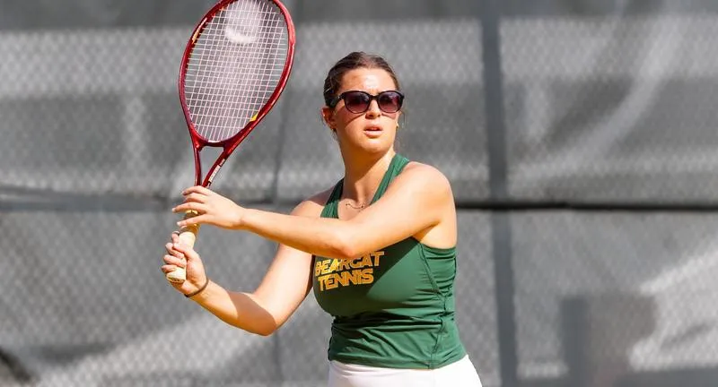 Women's tennis earns first win of season with 6-1 victory against Thiel