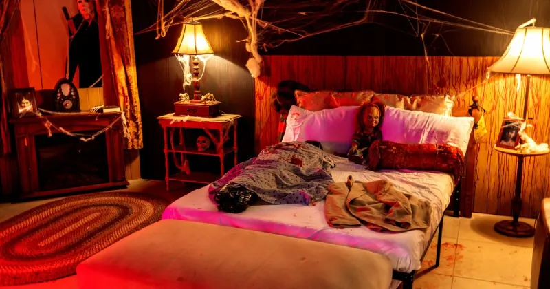 Former Forever 21 in Center City becomes 10-room Halloween attraction