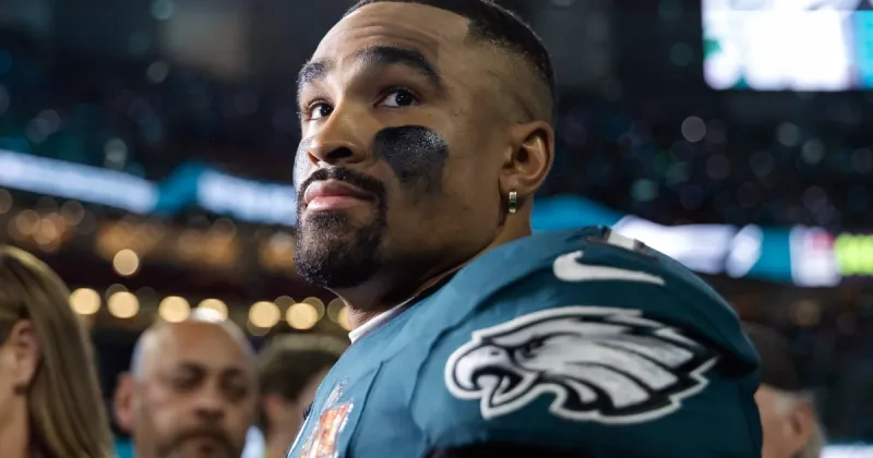 Eagles QB Jalen Hurts' 'superficial blood clot': A doctor weighs in