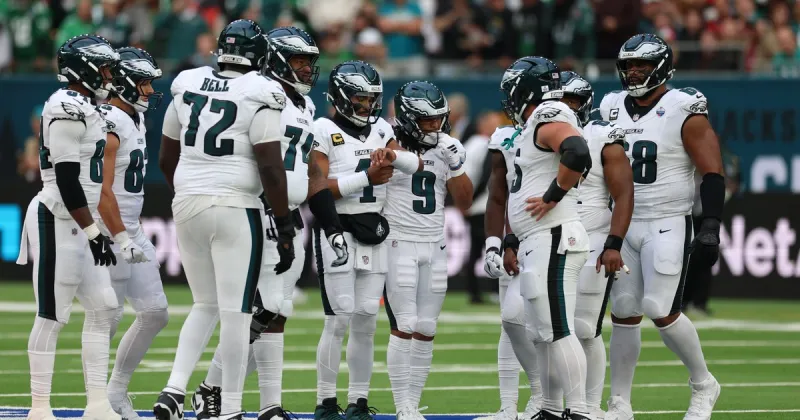 Eagles-Panthers: Staff picks, betting odds, and more for no easy Week 6 homecoming
