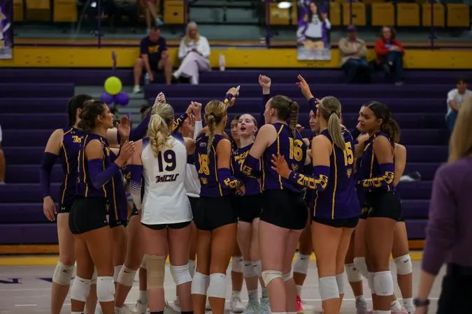 Women's Volleyball Falls to East Stroudsburg, 3-0