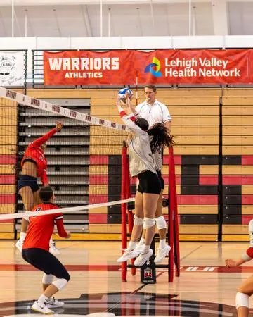 Warriors Sweep Golden Rams on the Road
