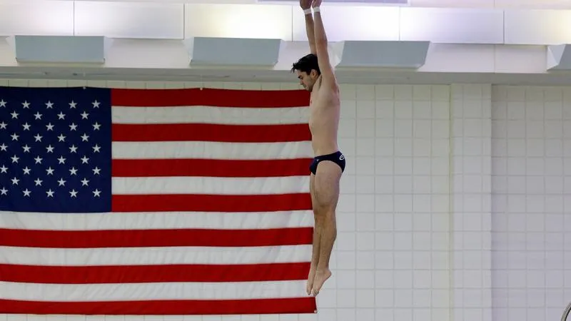Men's Swimming & Diving Competes at Don Leas Invite