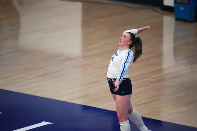 Villanova's Home Win Streak Snapped in Four-Set Loss to Creighton