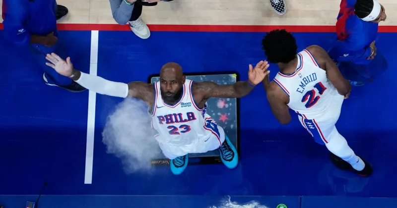 Sixers fans react to LeBron James' home preseason debut: "It doesn't feel real"