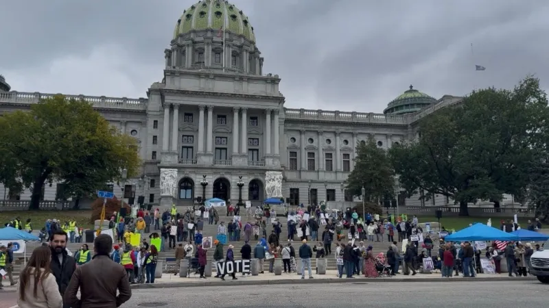 Hundreds gather in Harrisburg for 'No Kings' protest, push citizens to vote