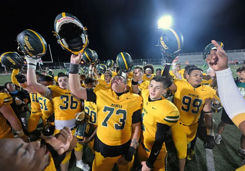 Extra Points: Although untested, reigning WPIAL Class 2A champ Seton LaSalle looks even better this year