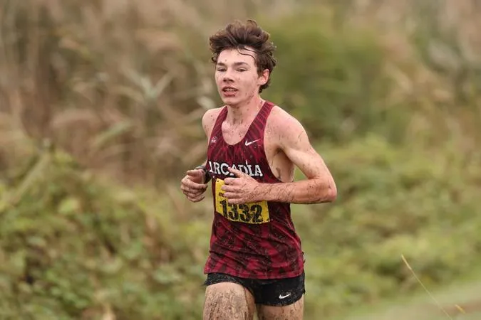Men's Cross Country Compete at Border Battle