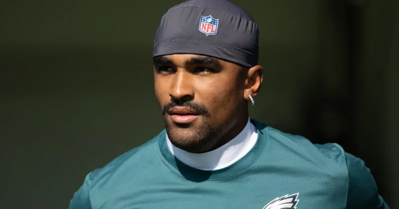 Eagles place QB Jalen Hurts on injured reserve