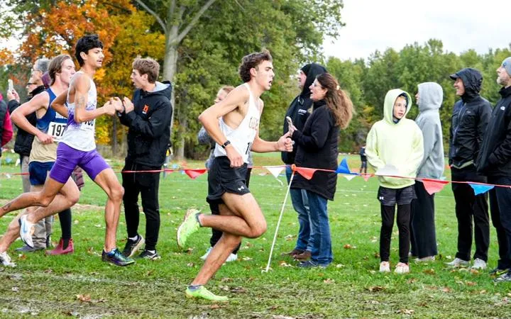 Caron Paces Men's Cross Country at Oberlin Inter-Regional Rumble