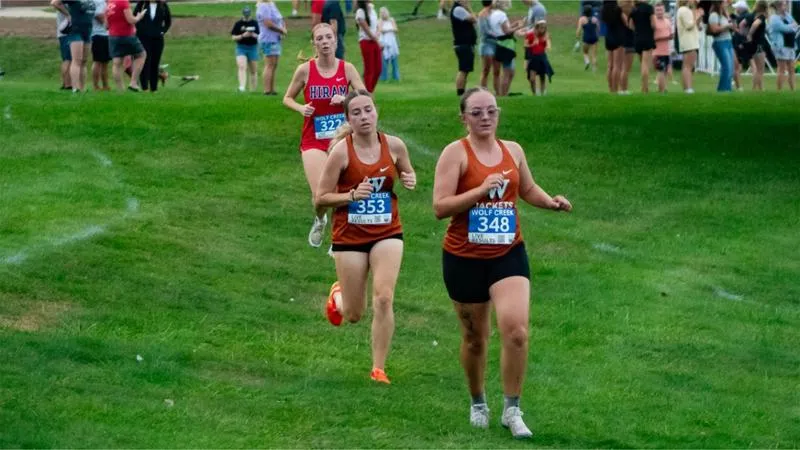 Women's XC competes at Aubrey Shenk Invitational