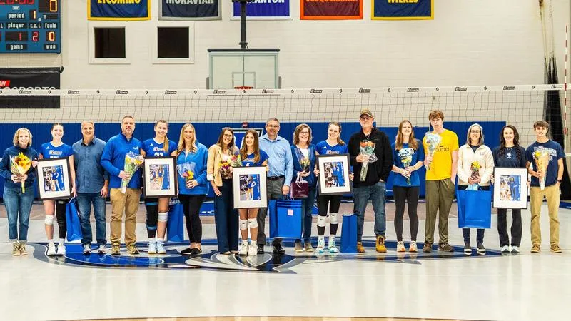 Women's Sweeps on Senior Day, Remains Perfect in Conference Play